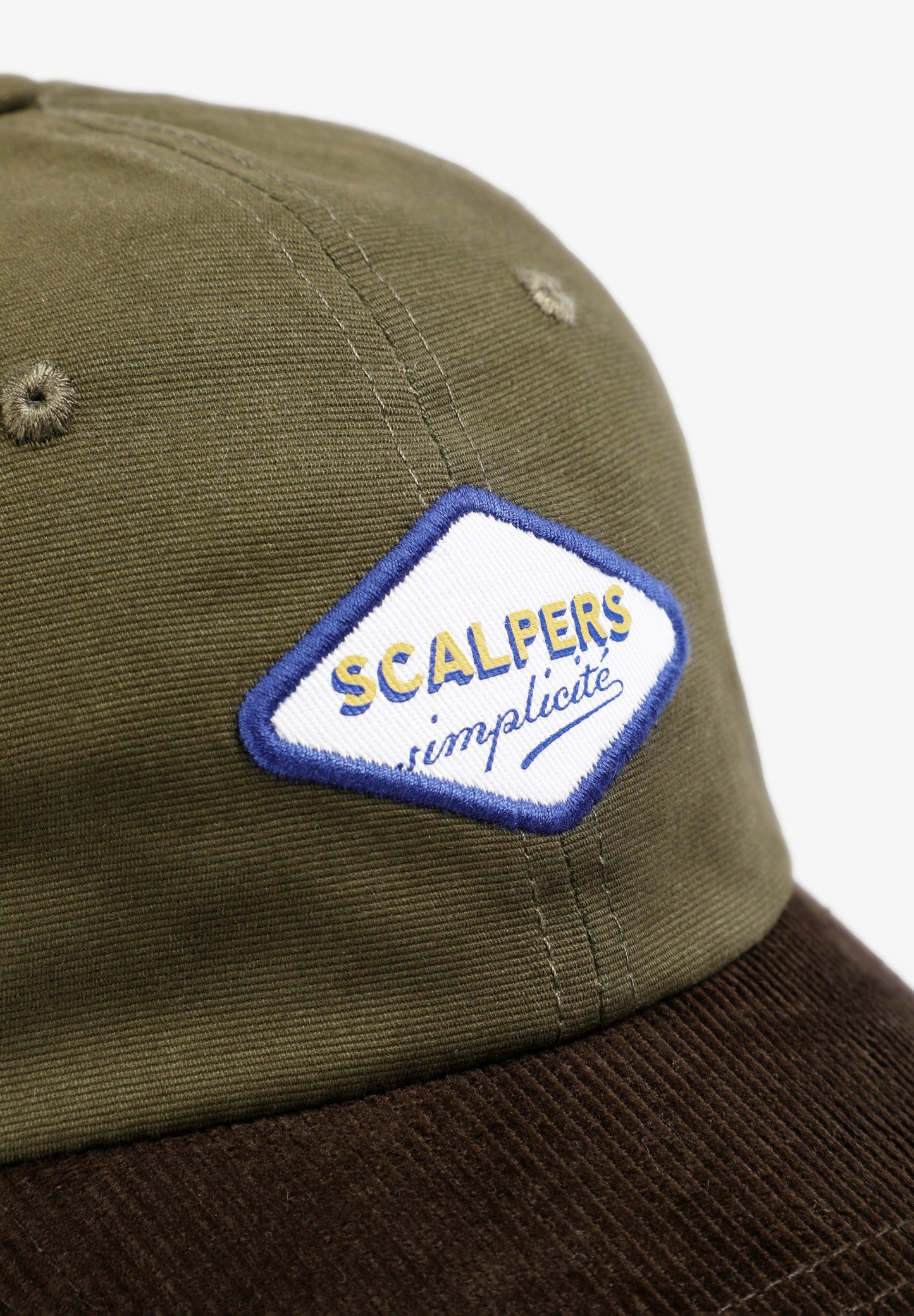 GORRA PANA CONTRASTE BORDADA