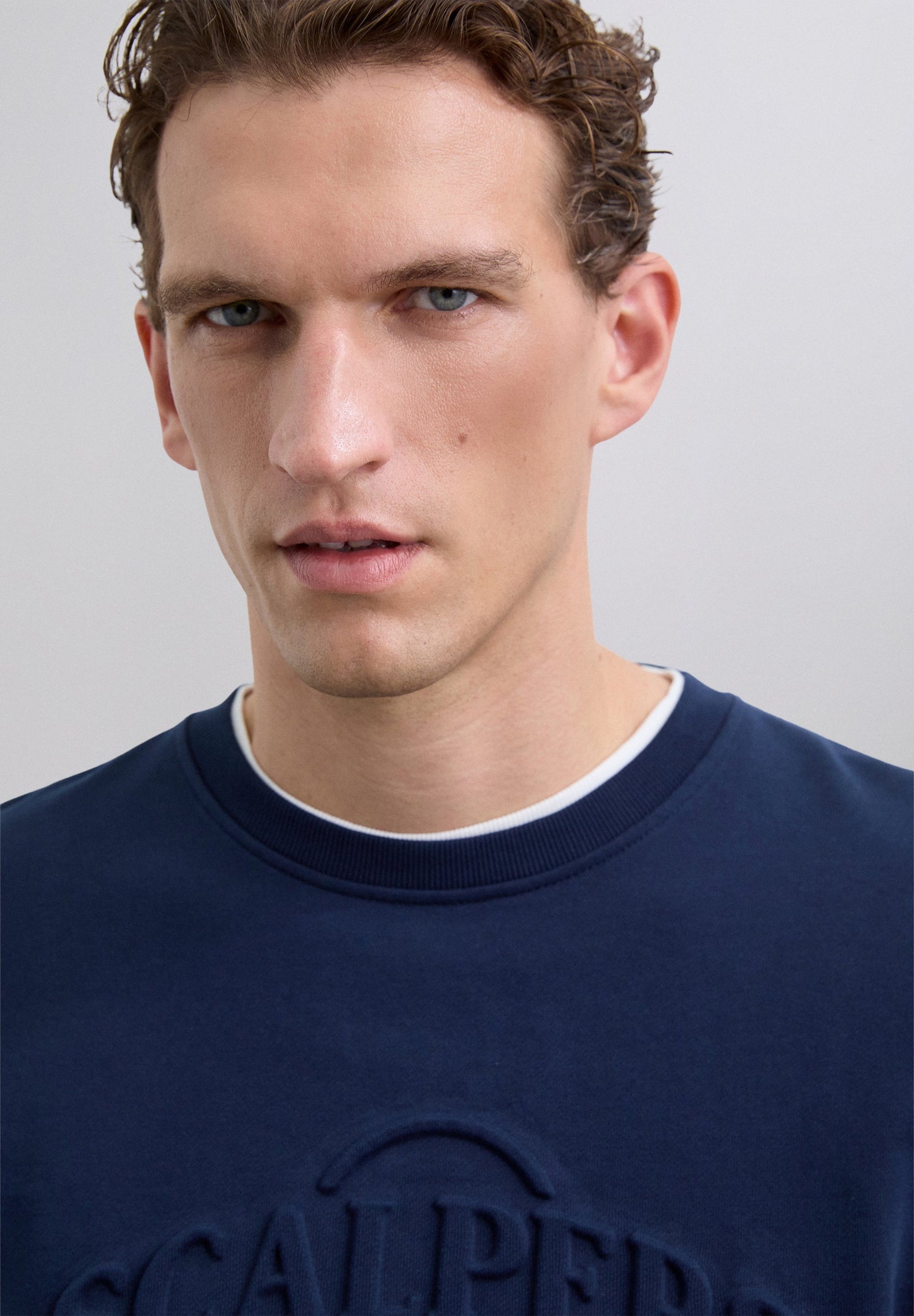 SUDADERA LOGO RELIEVE