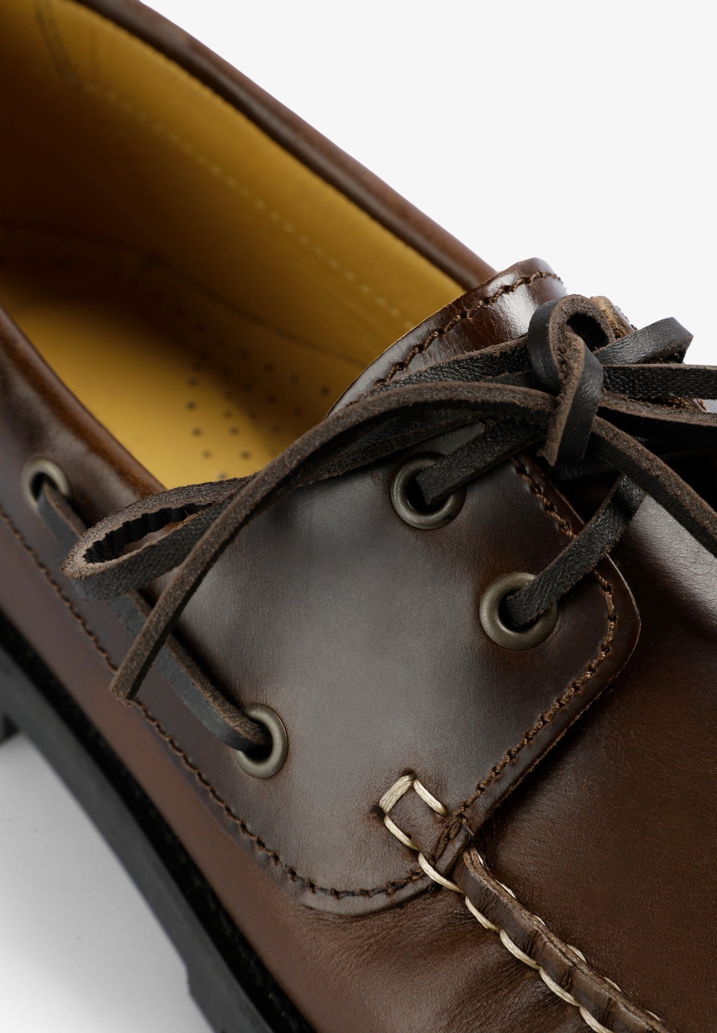 ZAPATOS NÁUTICOS SUELA DENTADA