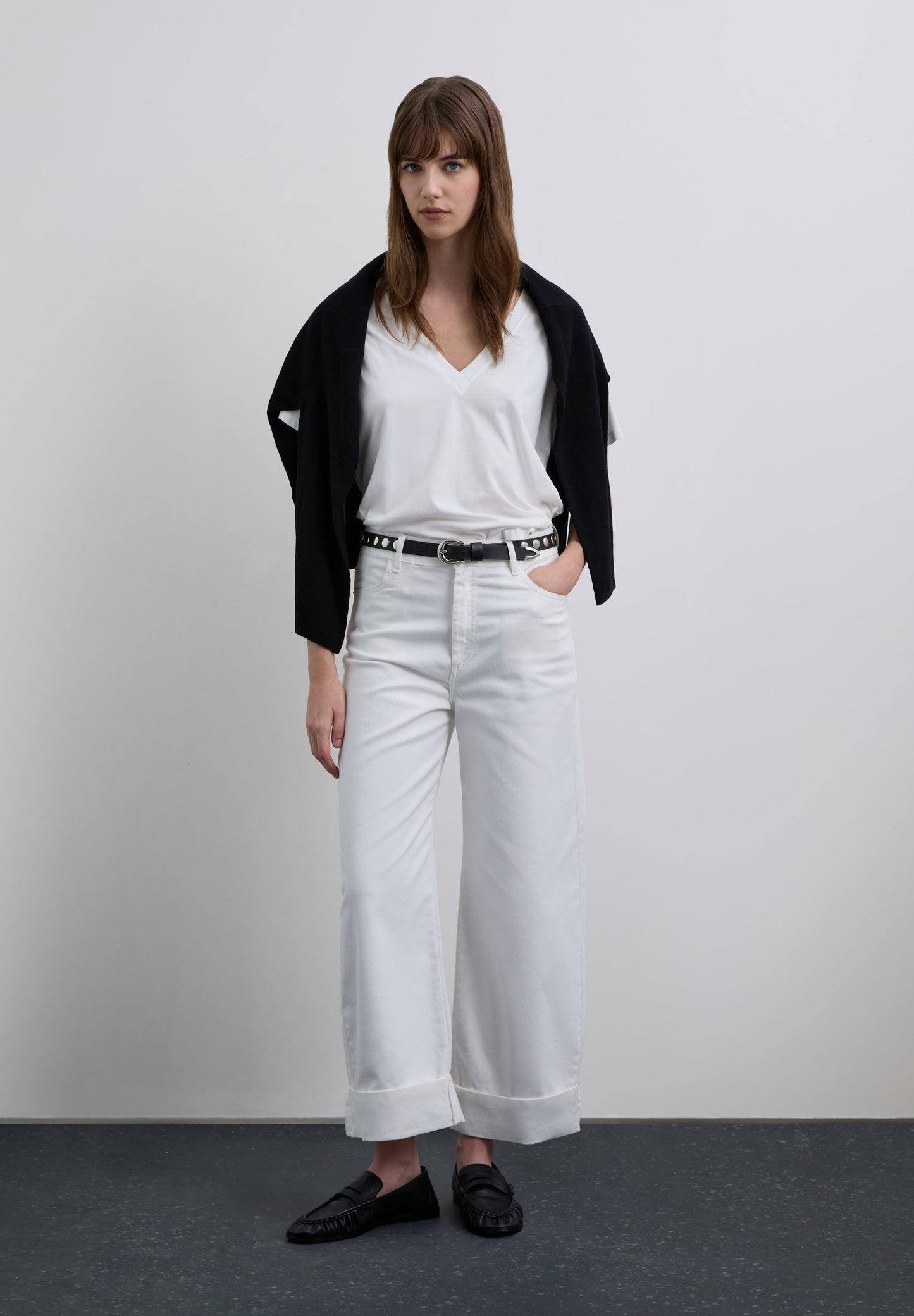 CAMISETA BÁSICA CUELLO PICO