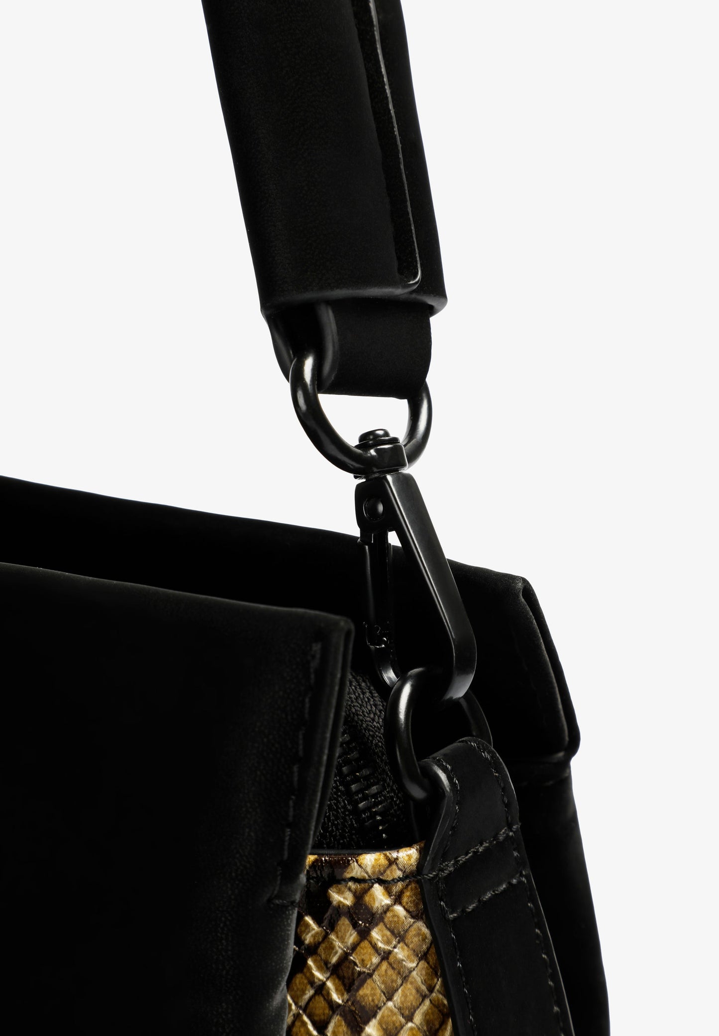 BOLSO TRENZADO DETALLES ANIMAL PRINT