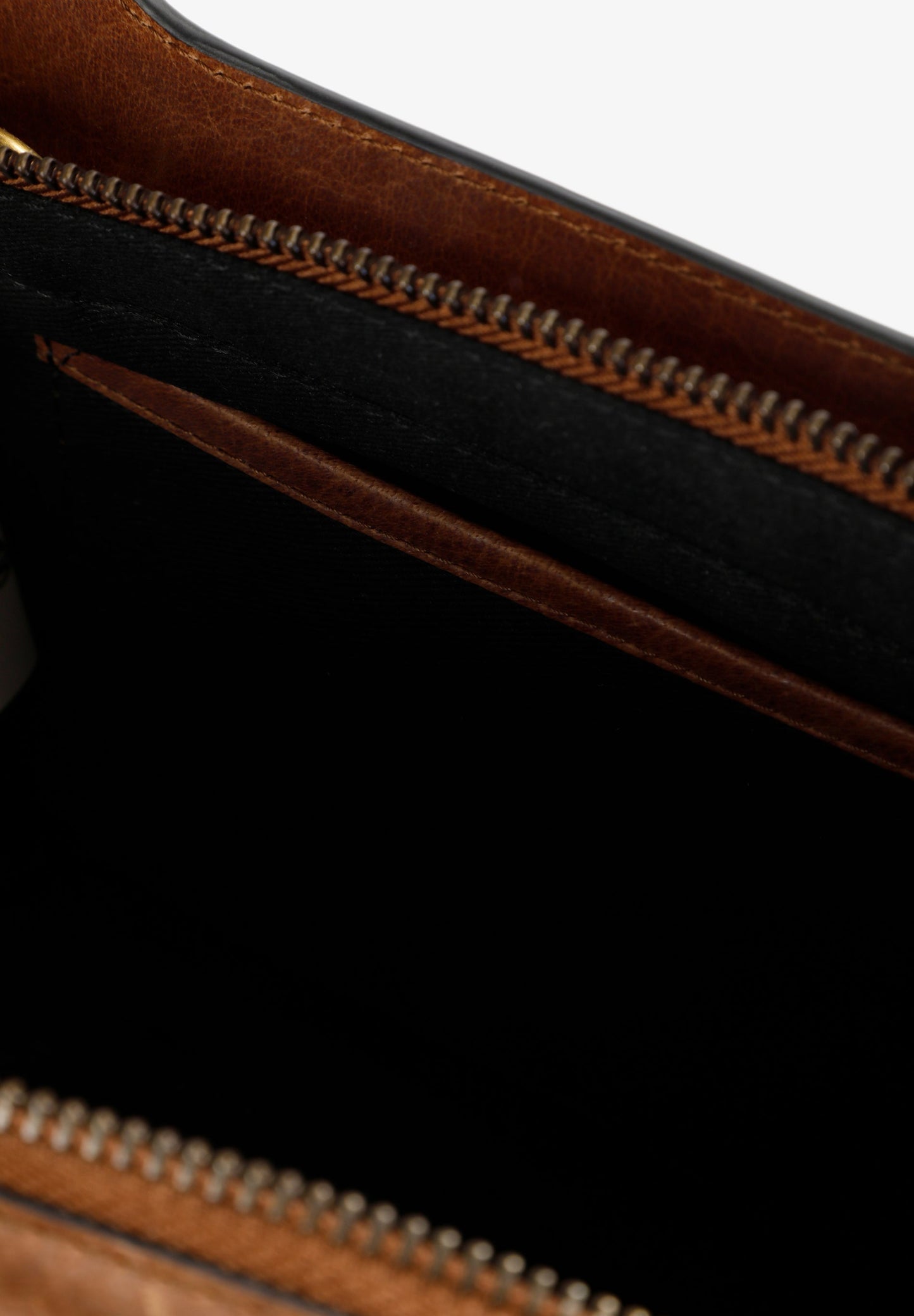 BOLSO MANO PIEL ASA TRENZADA