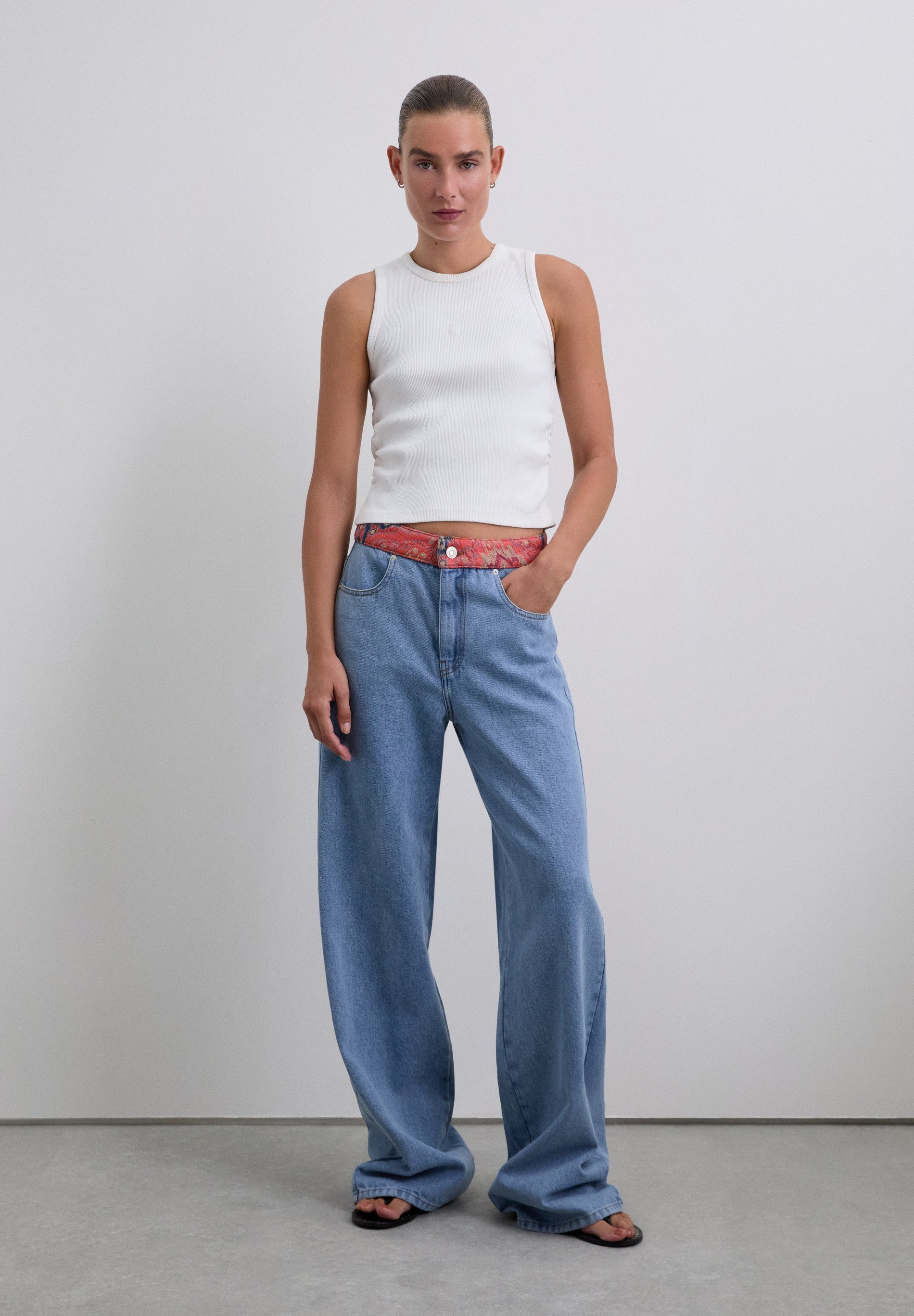 PANTALÓN DENIM TIRO MEDIO