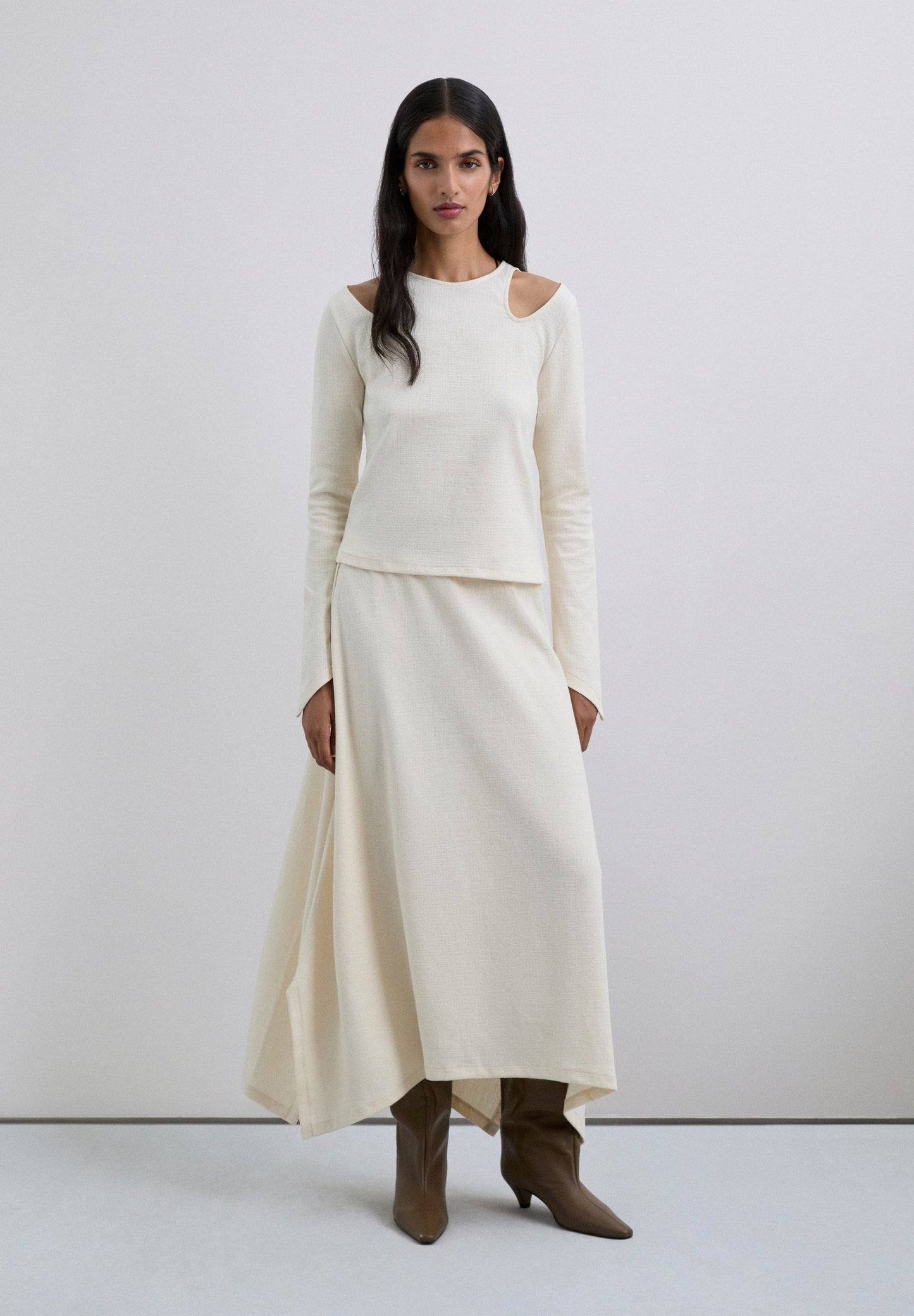 CAMISETA MANGA LARGA ASIMÉTRICA