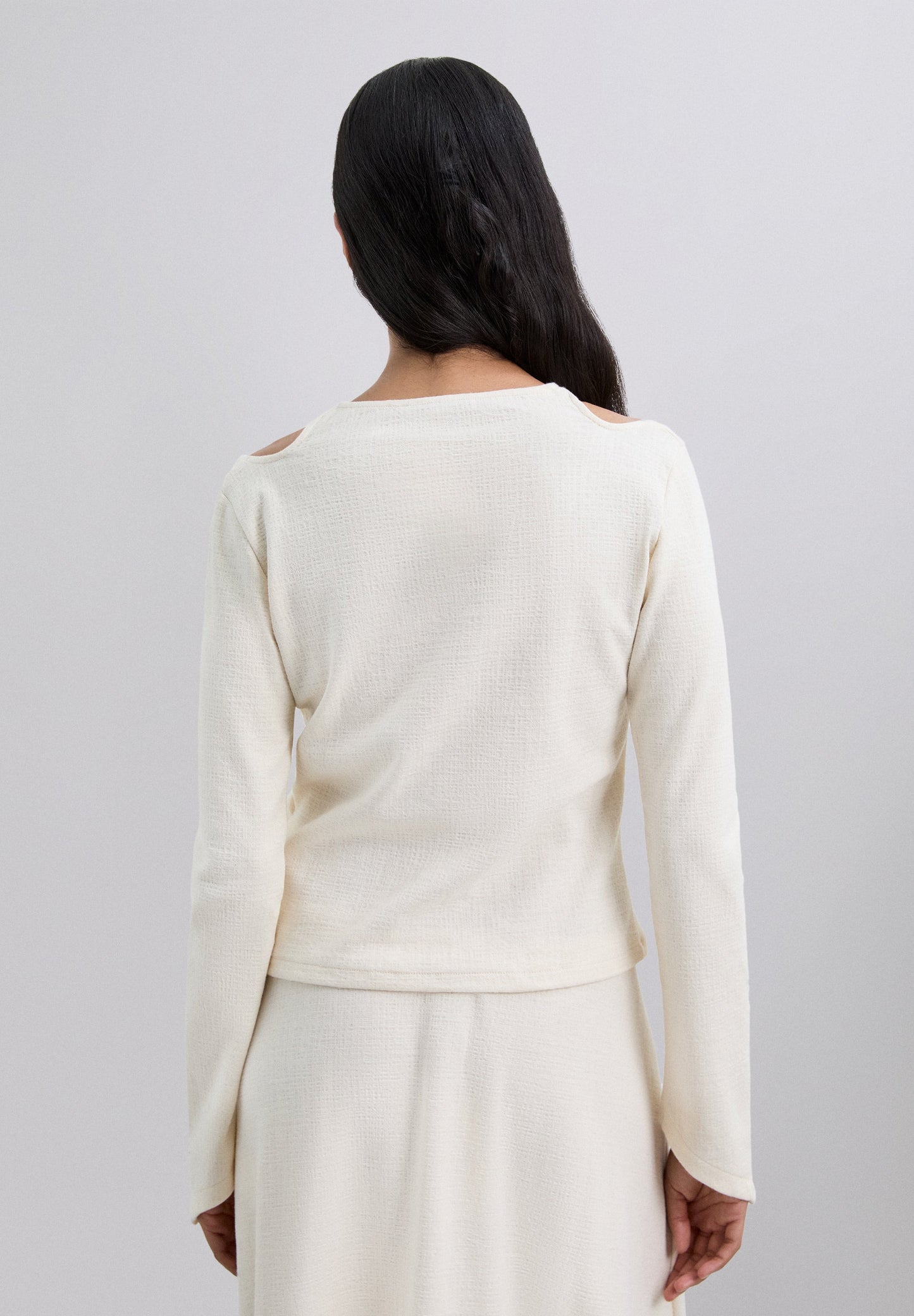 CAMISETA MANGA LARGA ASIMÉTRICA