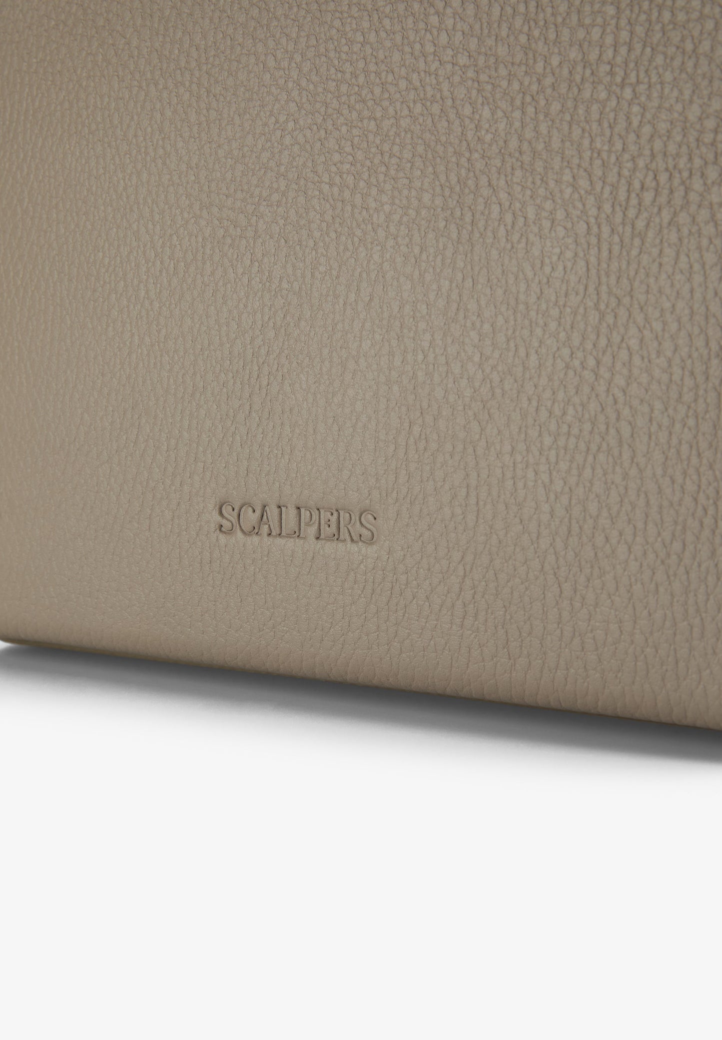 BOLSO DE PIEL CON APLIQUES
