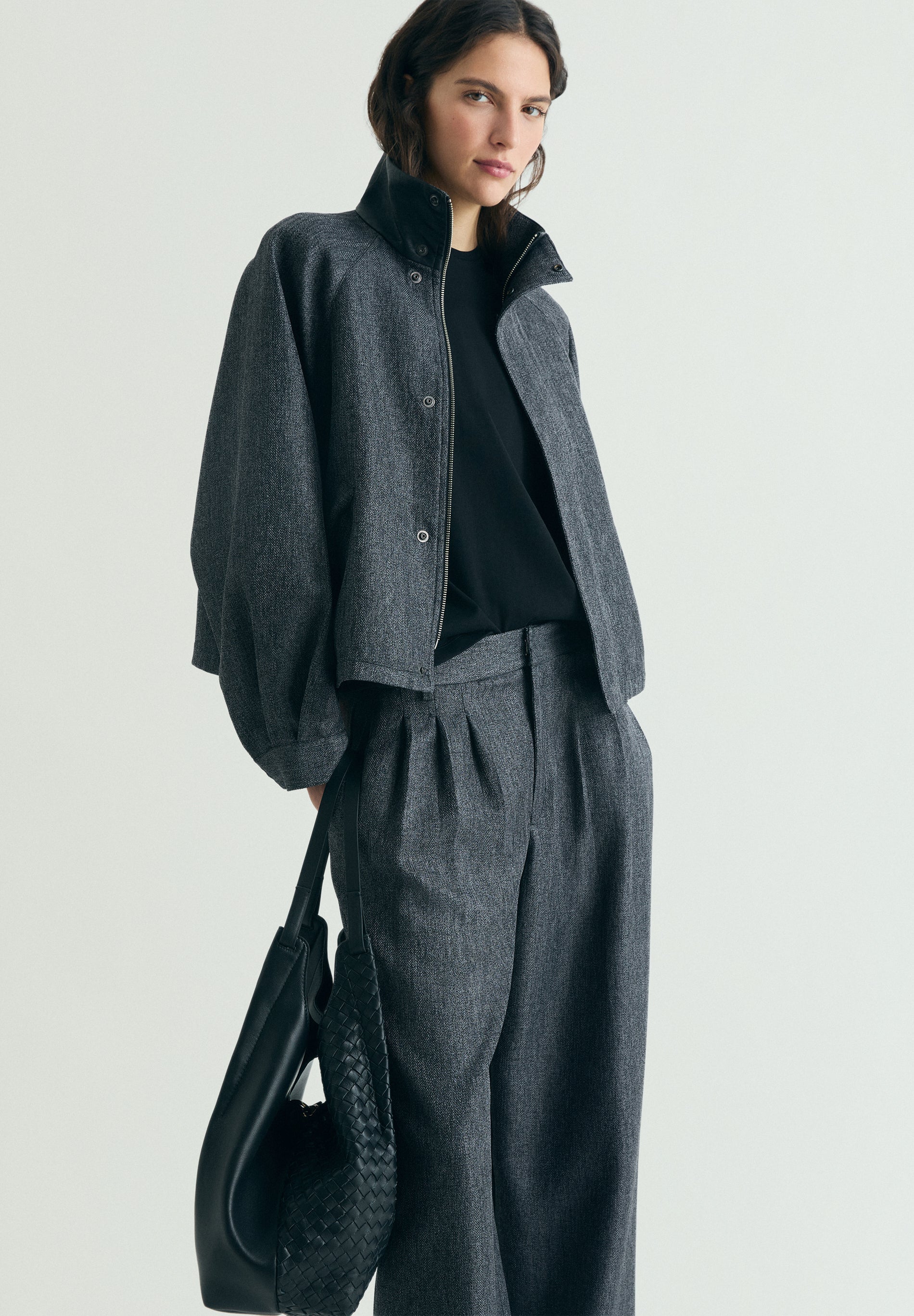 CHAQUETA BOMBER CUELLO CONTRASTE