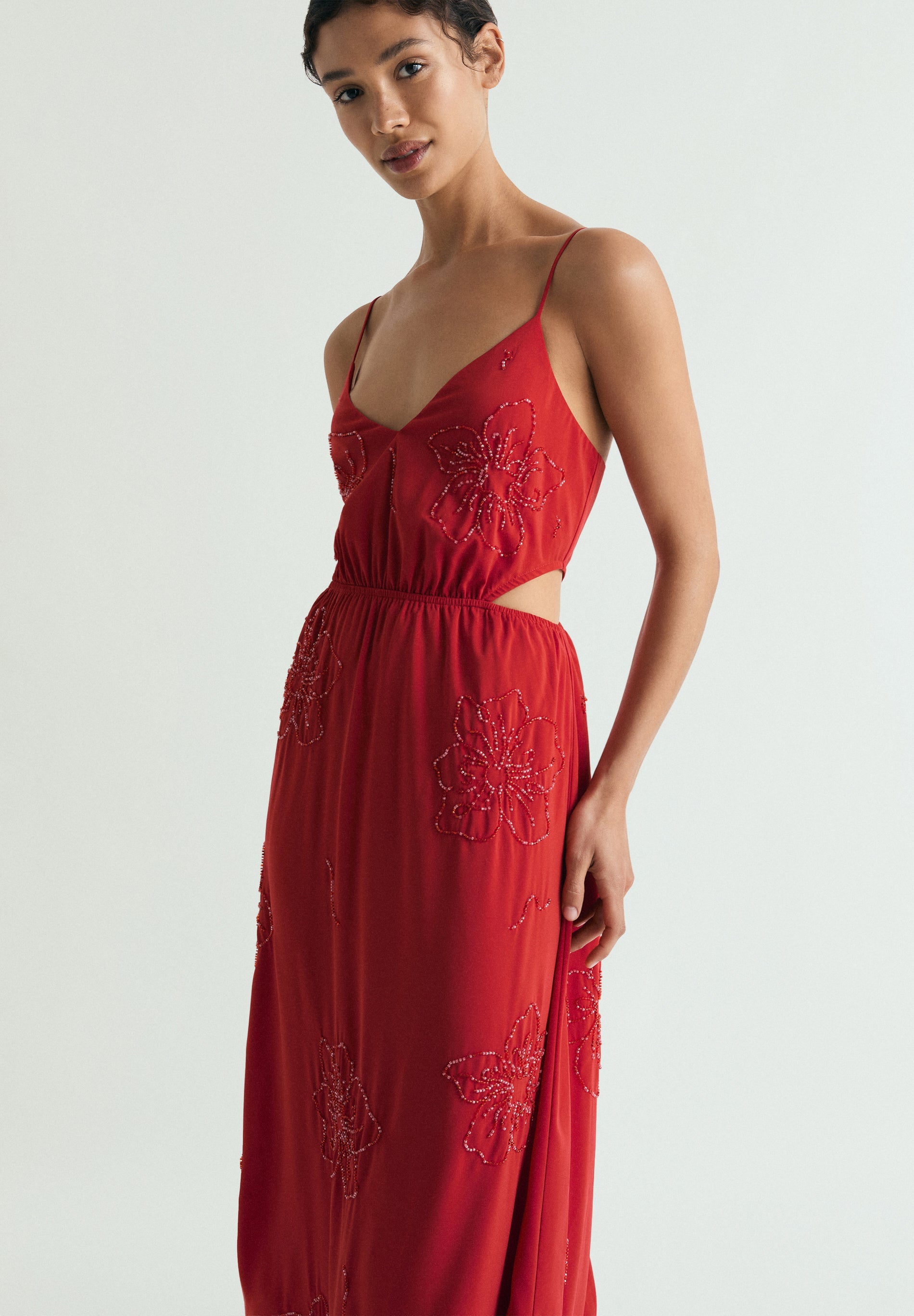 VESTIDO MIDI ABALORIOS CON CUT OUT