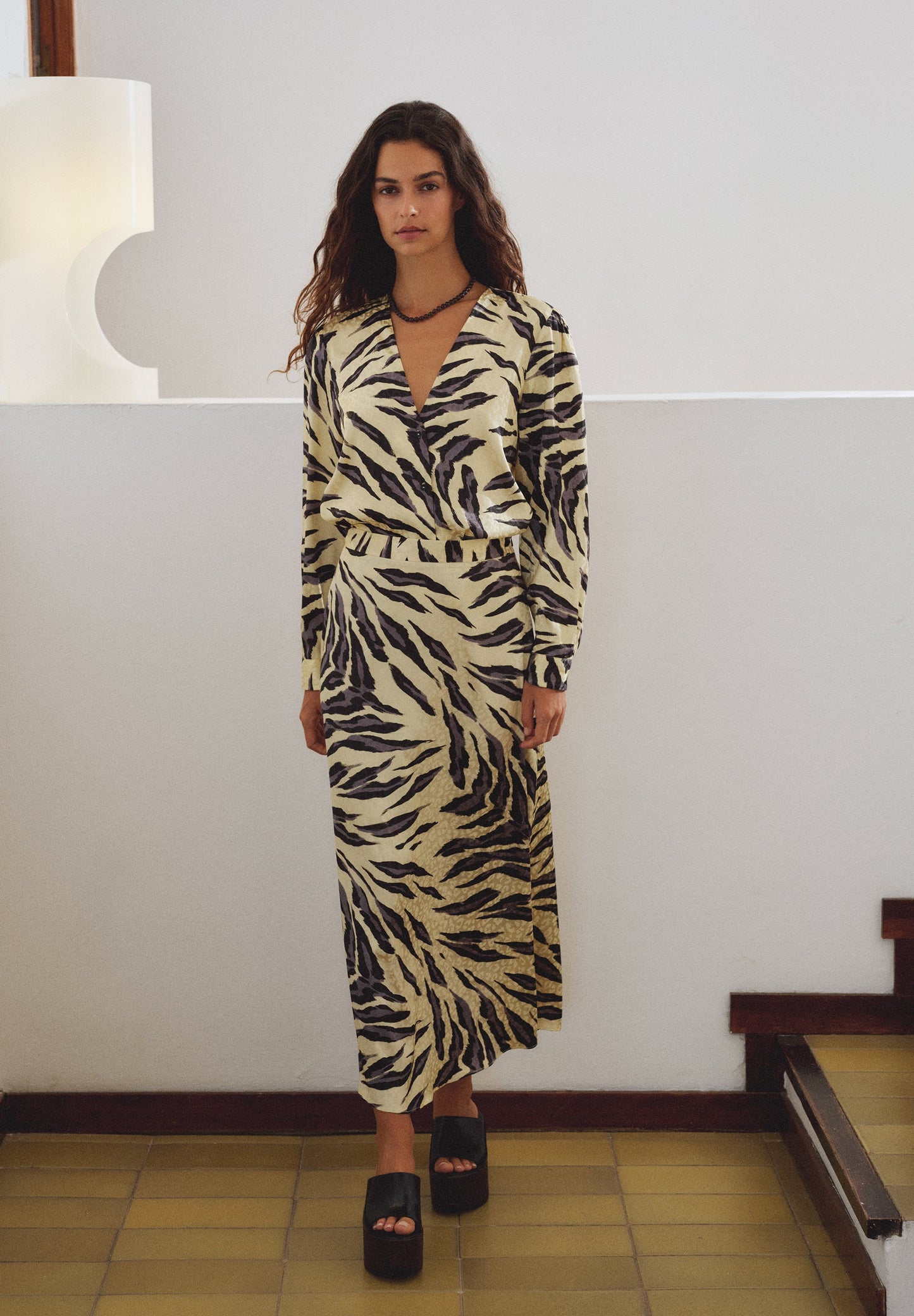 BLUSA SATINADA ANIMAL PRINT