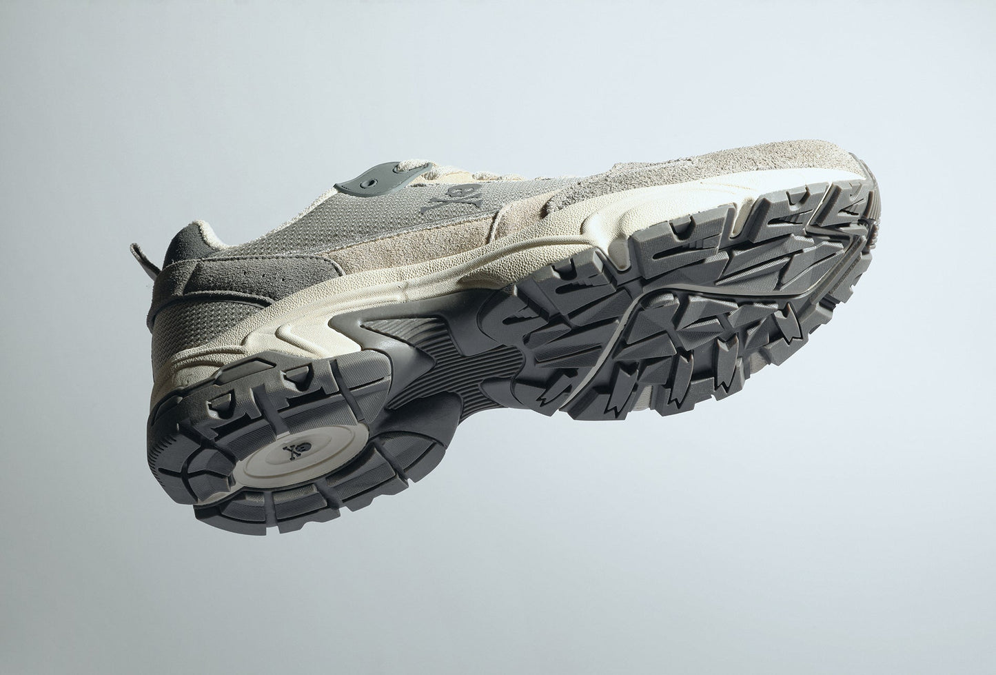 SNEAKERS COMBINADA CALAVERA