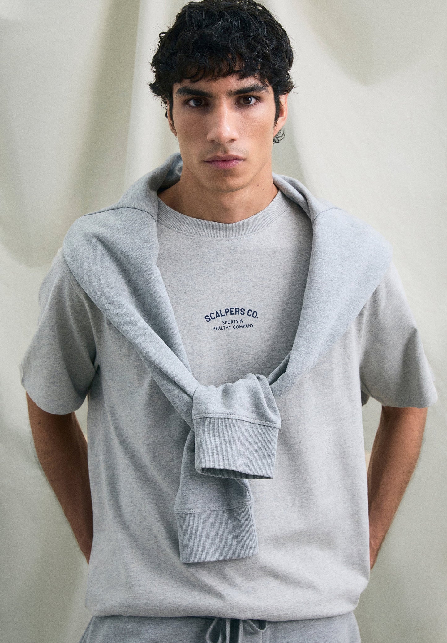 CAMISETA PRINT LOGO CONTRASTE