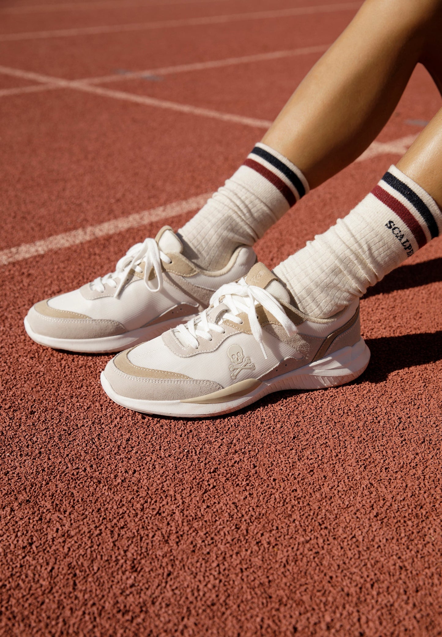 SNEAKERS SUELA ANCHA