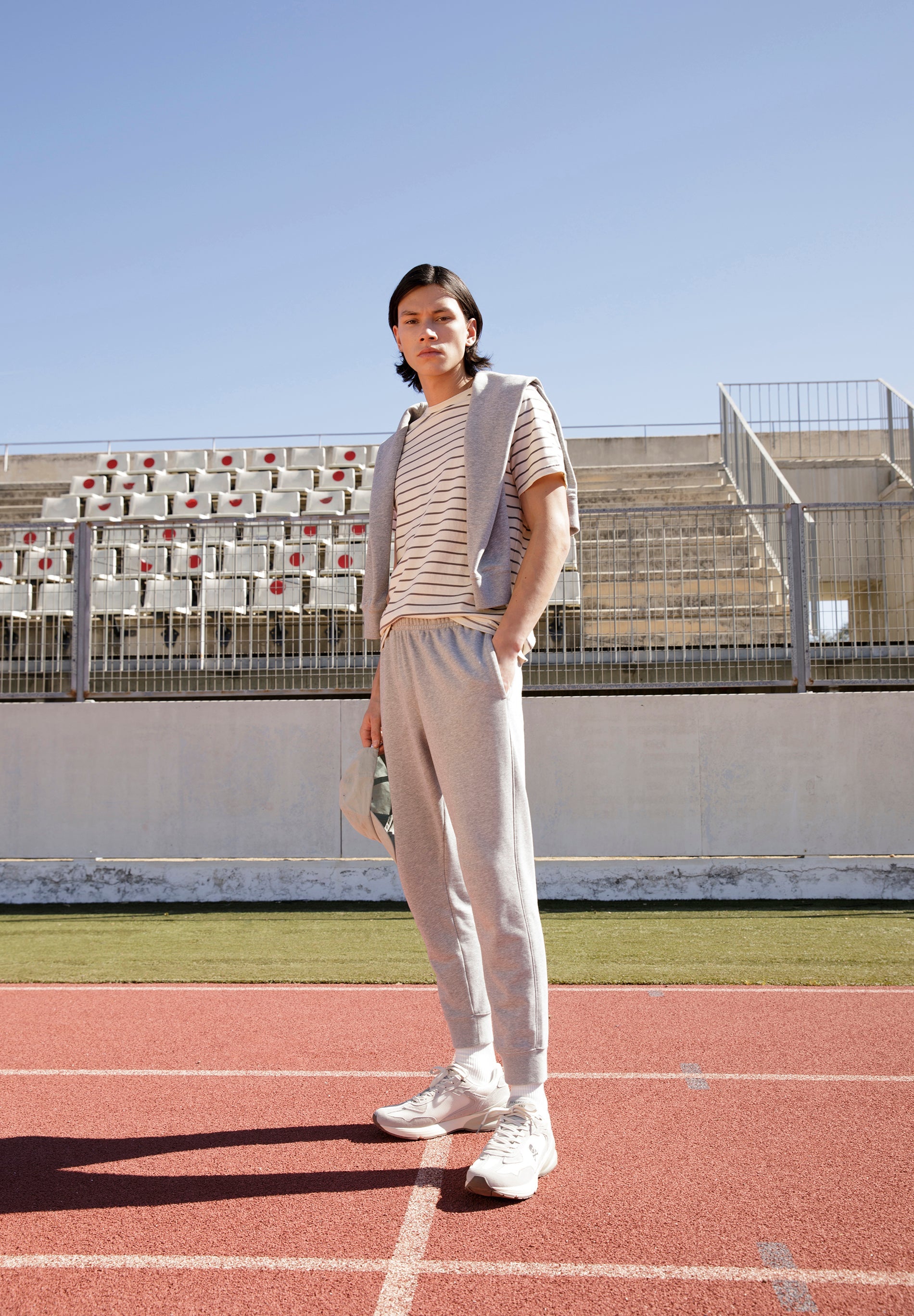 SNEAKERS TALÓN ENGOMADO