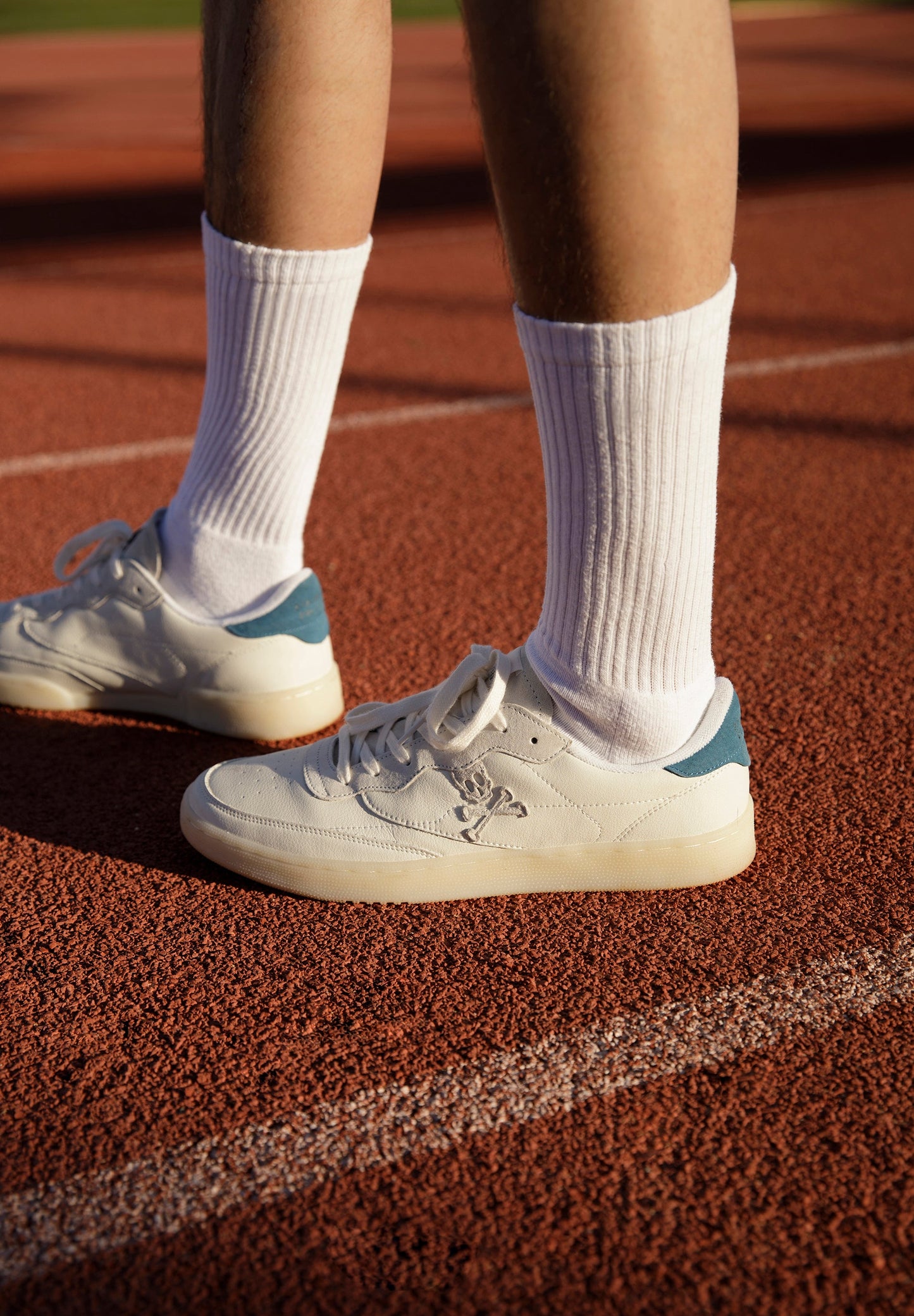 SNEAKERS TALÓN CONTRASTE