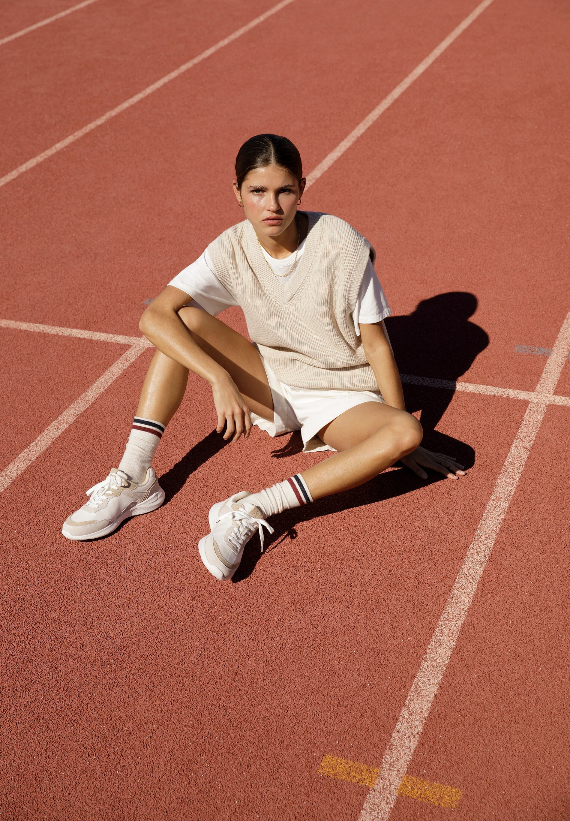 SNEAKERS SUELA ANCHA