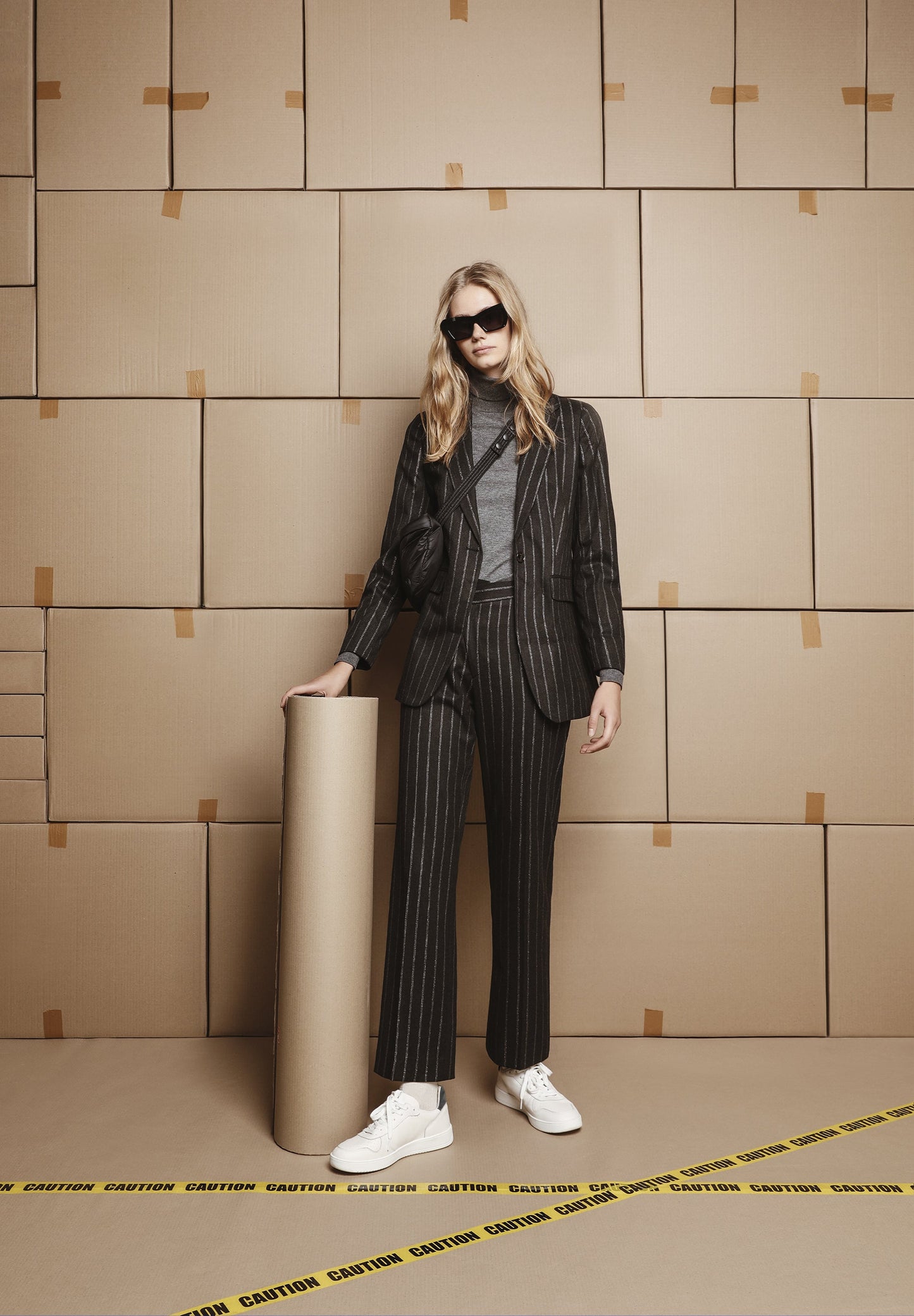 SNEAKERS DETALLE CONTRASTE