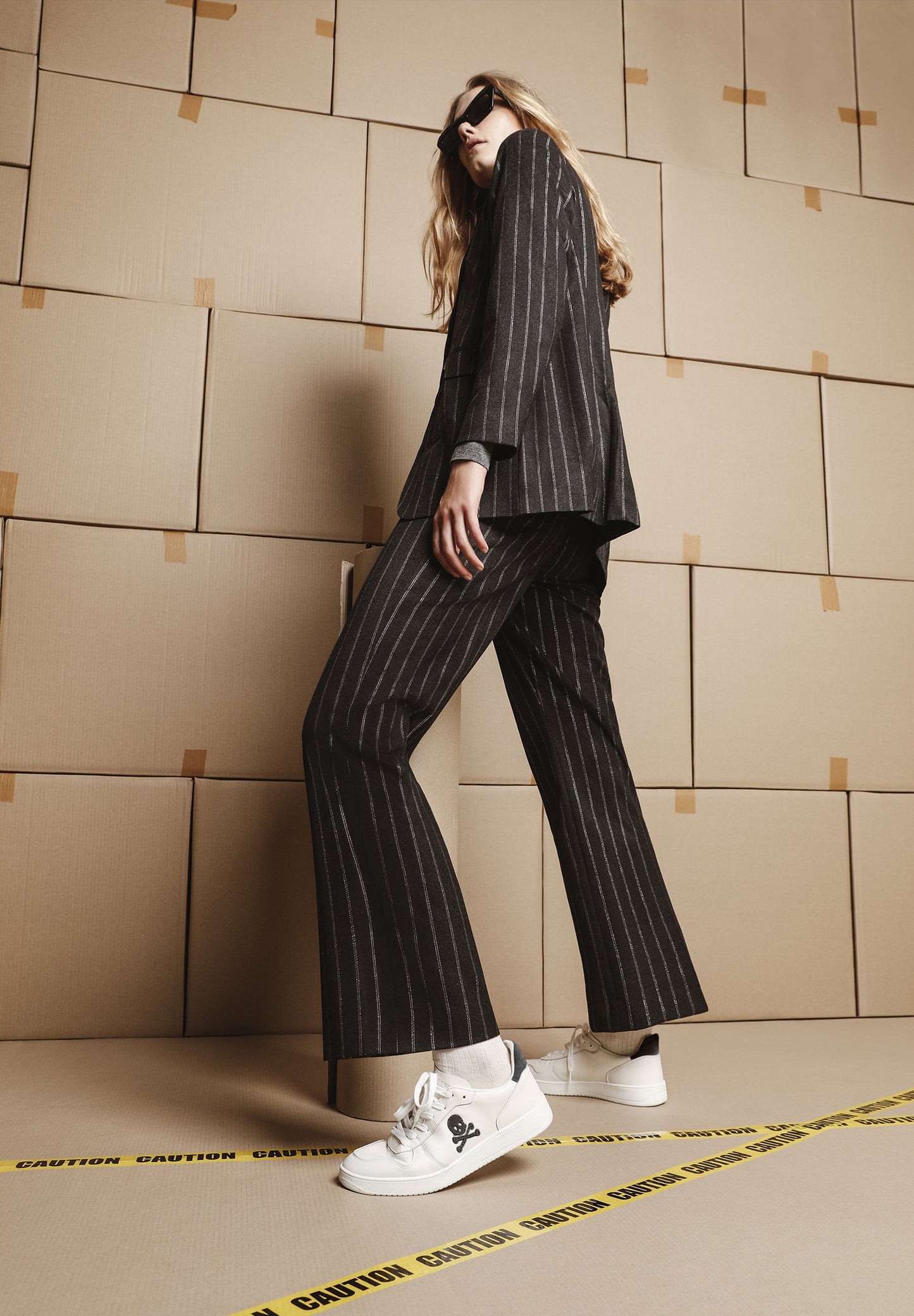 SNEAKERS DETALLE CONTRASTE