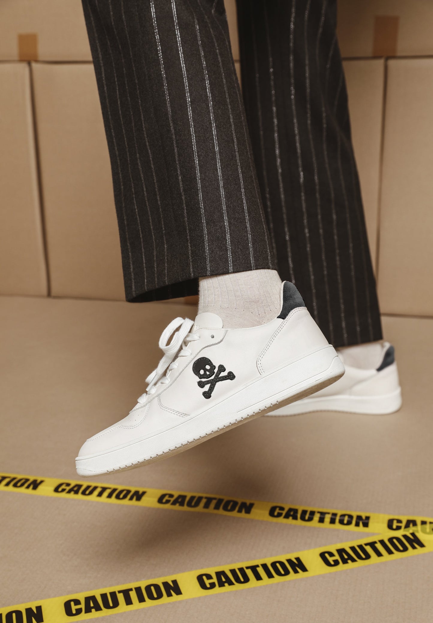 SNEAKERS DETALLE CONTRASTE