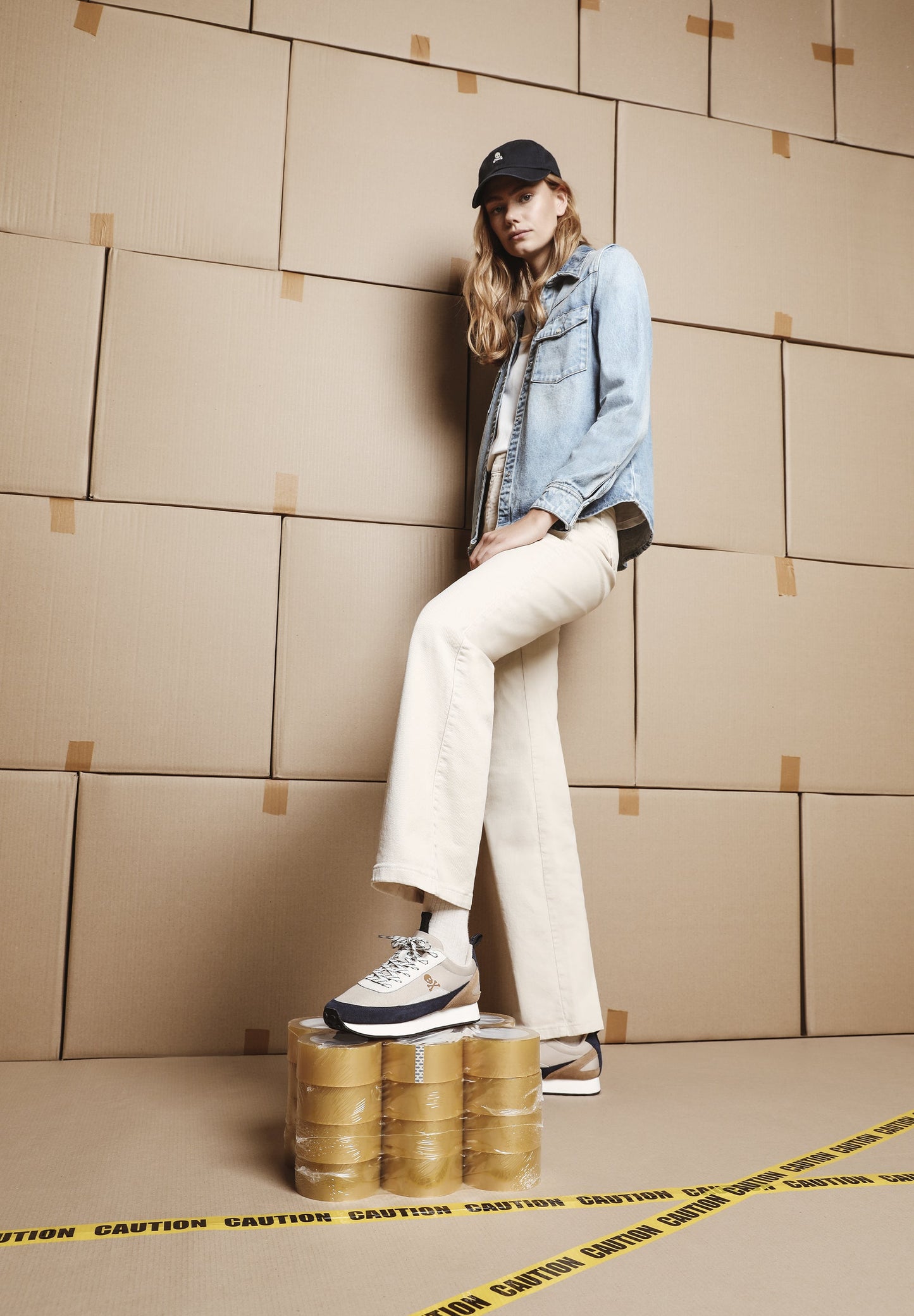 SNEAKERS SUELA ANCHA