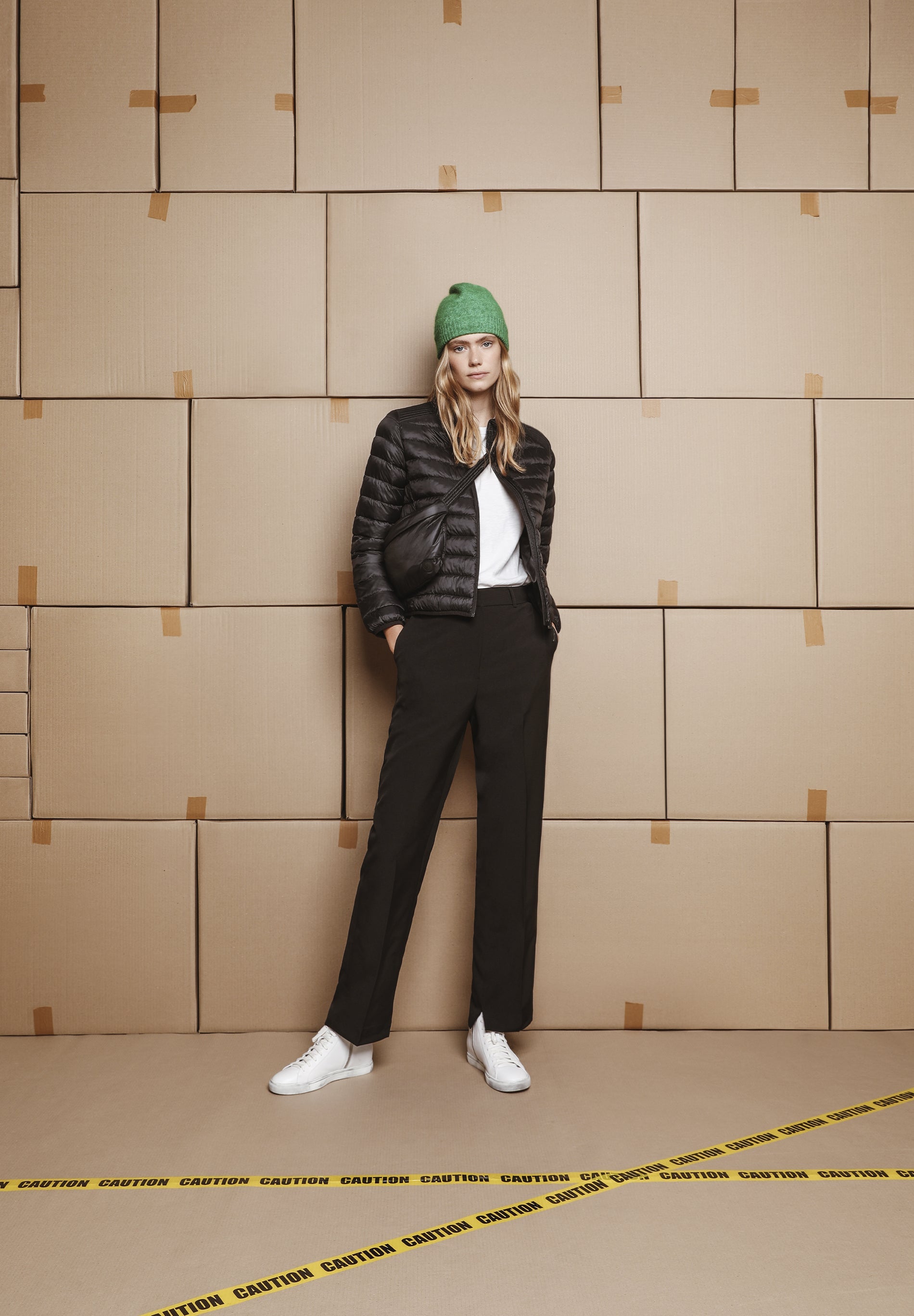 SNEAKERS BOTAS TACHAS