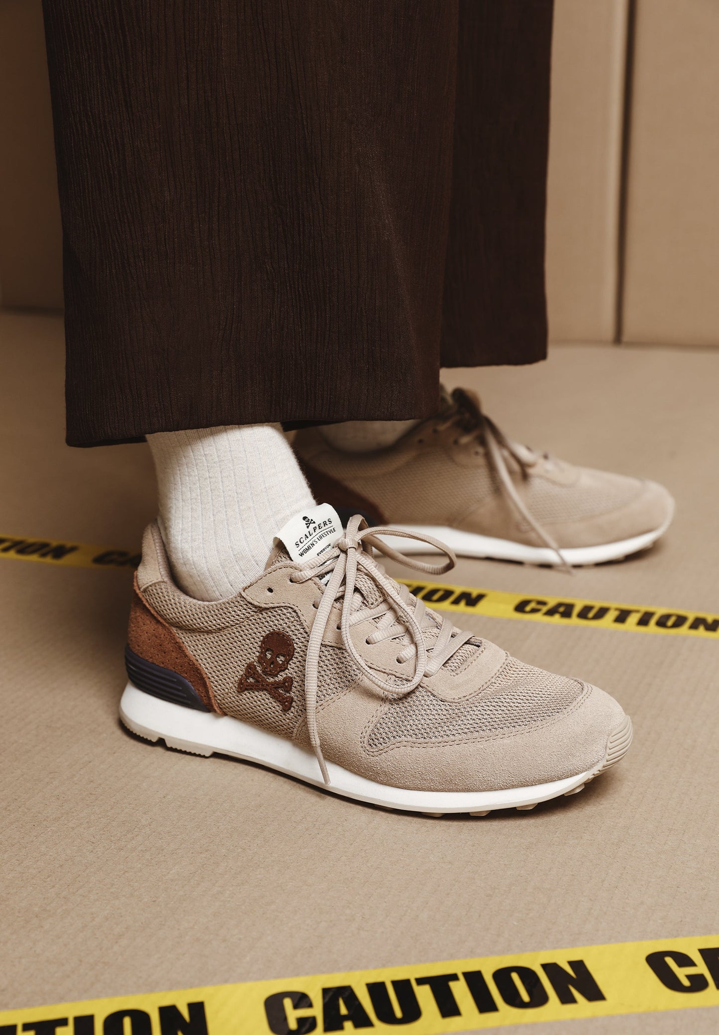 SNEAKERS INSIGNIA CALAVERA