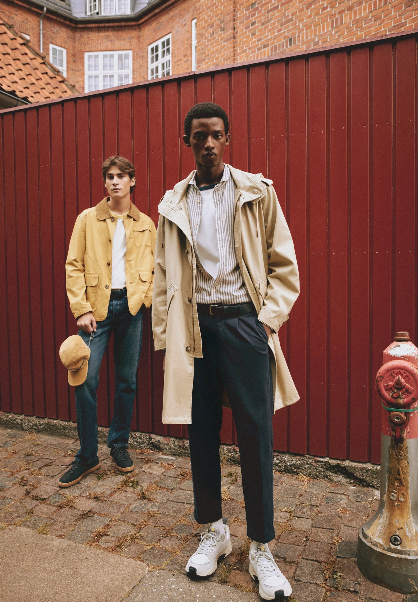 SNEAKERS LIGERA SUELA PRONUNCIADA