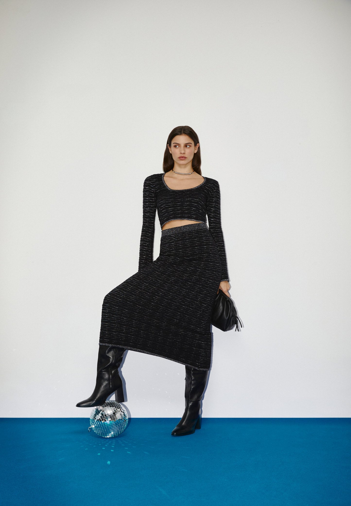 TOP PUNTO LUREX DETALLE ESPALDA