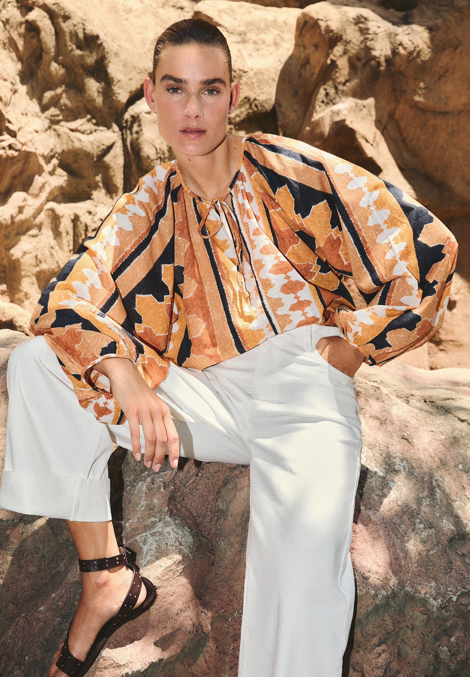 CAMISA ÉTNICA ABULLONADA