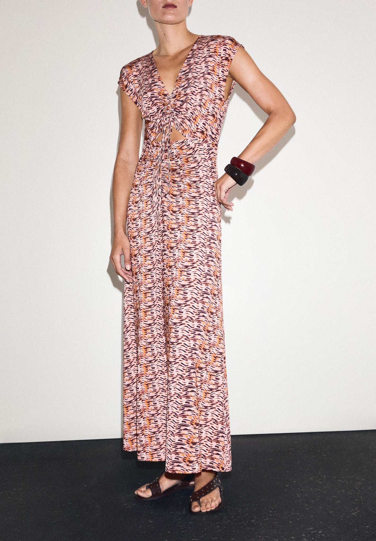 VESTIDO ESTAMPADO CUT OUT