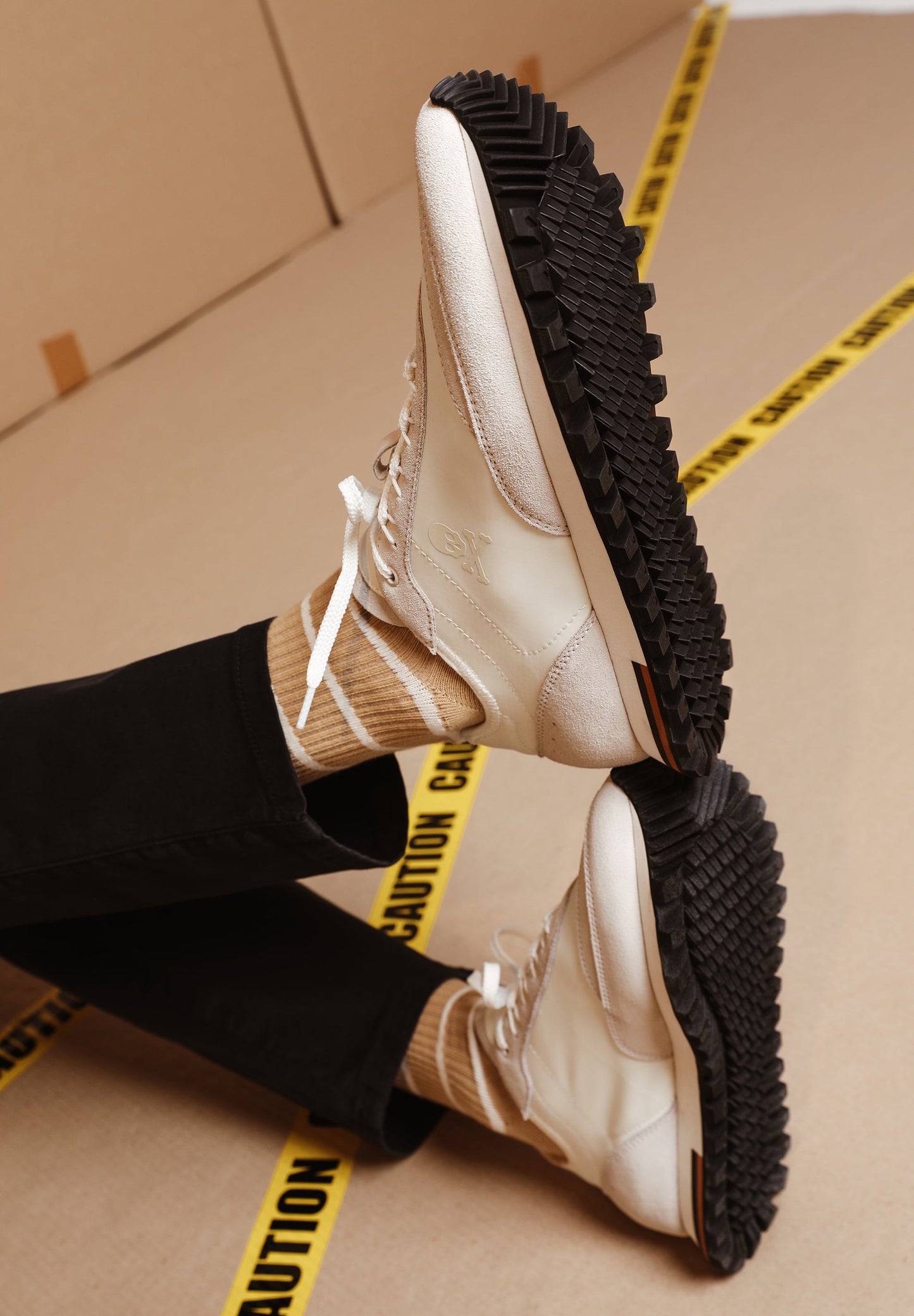 SNEAKERS LIGERAS DETALLE SUELA