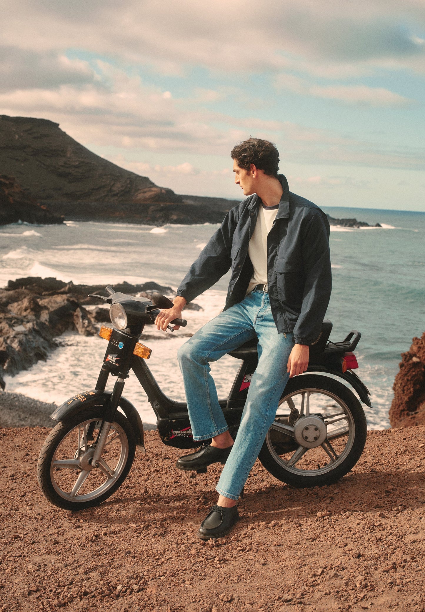 PANTALÓN VAQUERO REGULAR FIT