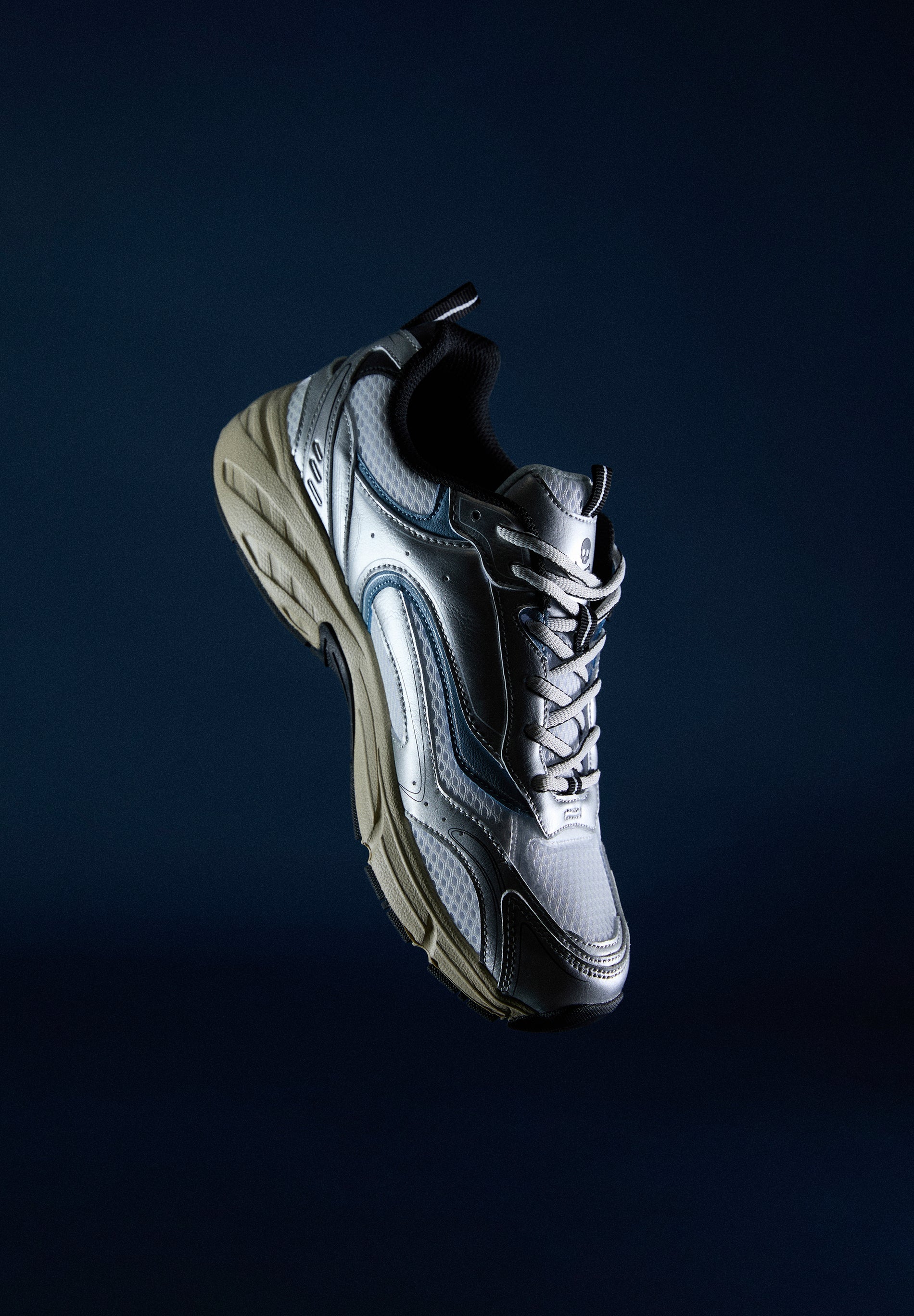 SNEAKERS RUNNER PLATA