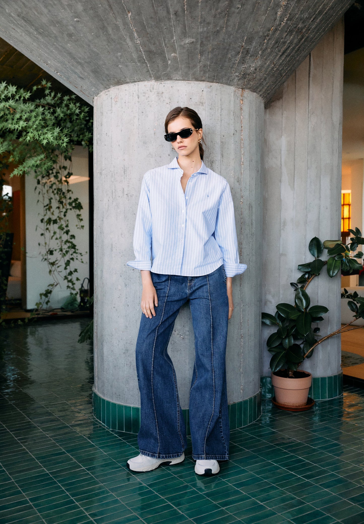 SNEAKERS LIGERA SUELA PRONUNCIADA