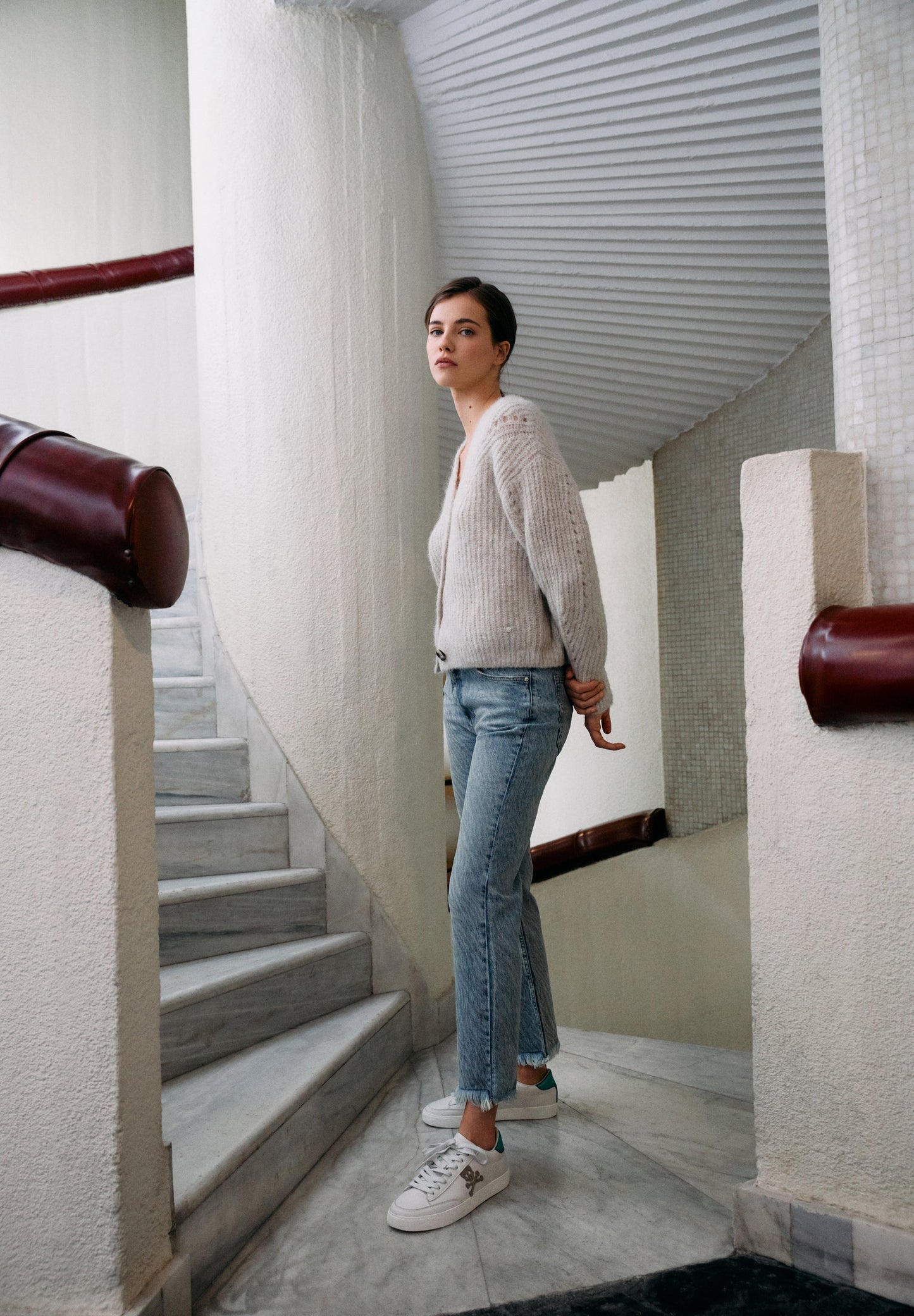 SNEAKERS BAJAS DETALLE METALIZADO